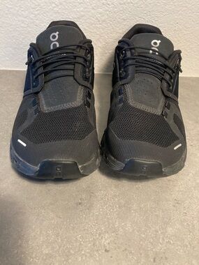 On Like New Running Shoes